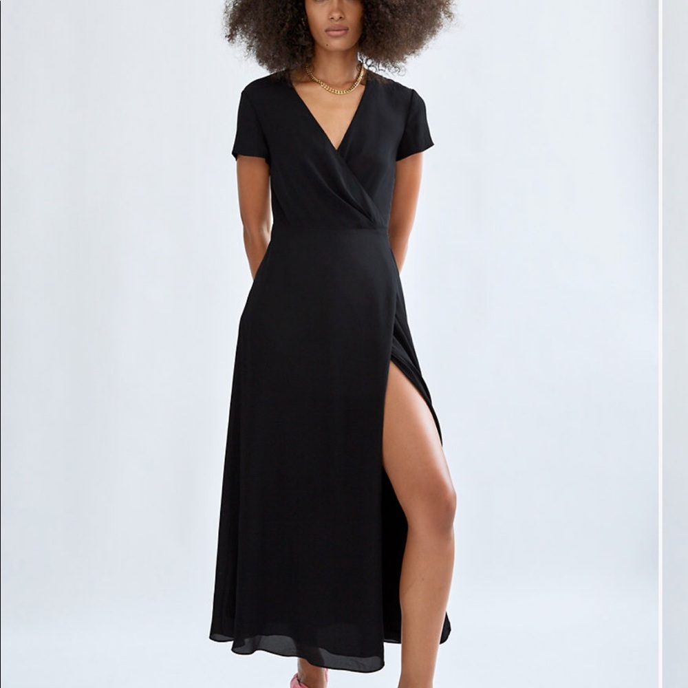 Aritizia Babaton - Short Sleeve long wrap-front dress- emerald green